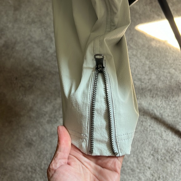 Athelta size 8 gray skort. In great condition. - Picture 6 of 8